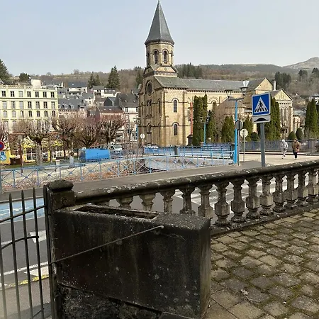 16 Colette 라루브불