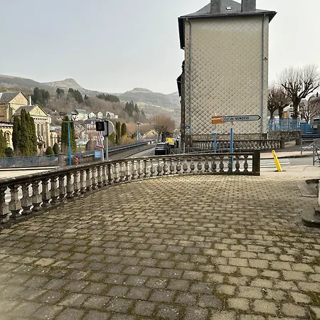 16 Colette 라루브불