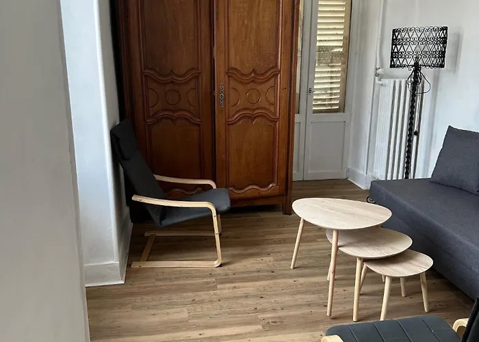 16 Colette דירה *