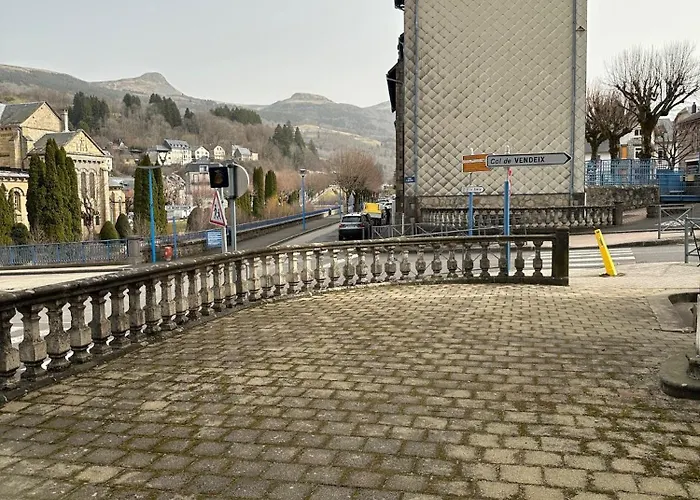 16 Colette 라루브불